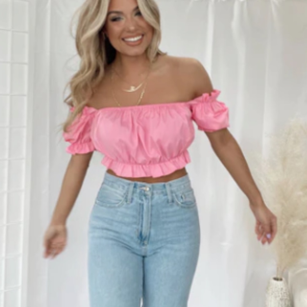 Pink crop top off the shoulders - NWT